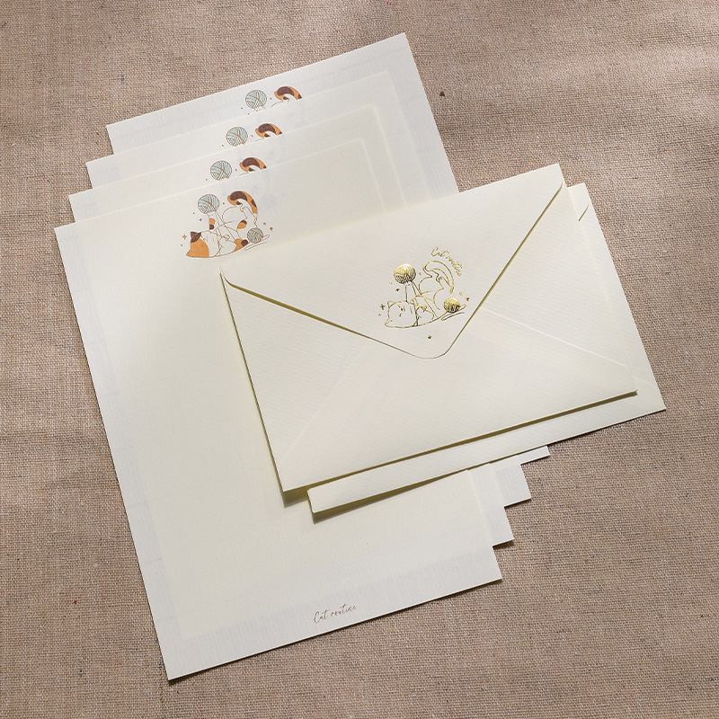 Set de plicuri și hârtie de scris în stil european vintage, design minimalist artistic cu folie de aur, felicitare de ziua de naștere de lux