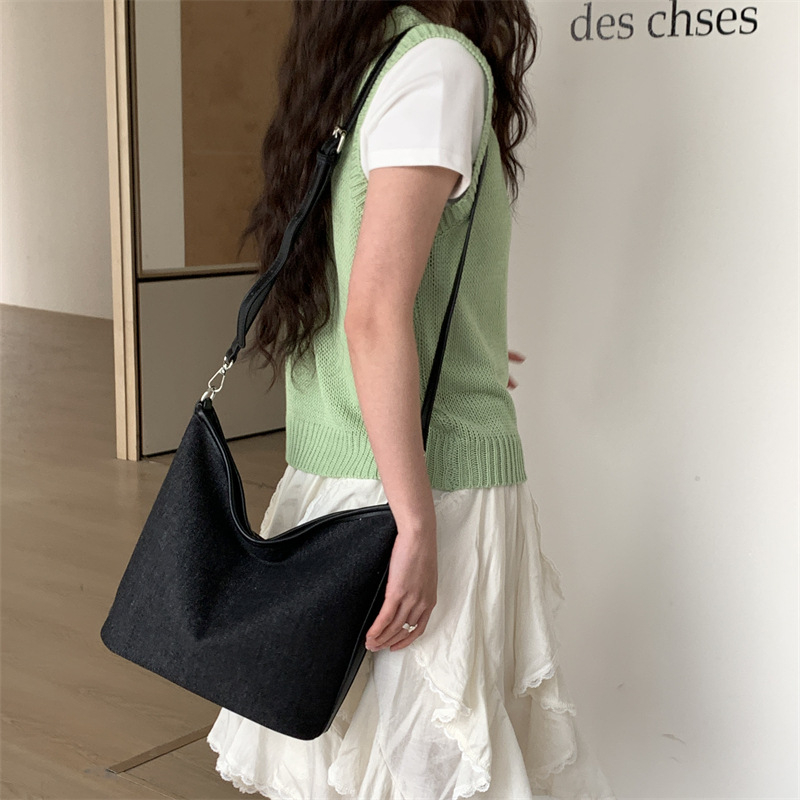 Ženska platnena tote torba, model 2026, moderna i svestrana, velika zapremina, za svakodnevnu upotrebu, nosi se na rame ili crossbody