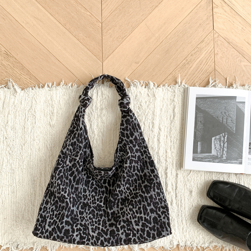 Ženska torba s leopard printom i corduroy materijalom, velika kapaciteta, korejski stil, zima 2025