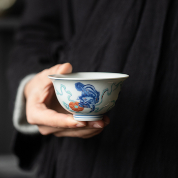 Juyi Tang Doucai albastru‑în‑alb, cu leu și hortensie, ceașcă mare de ceai, set ceramic personal