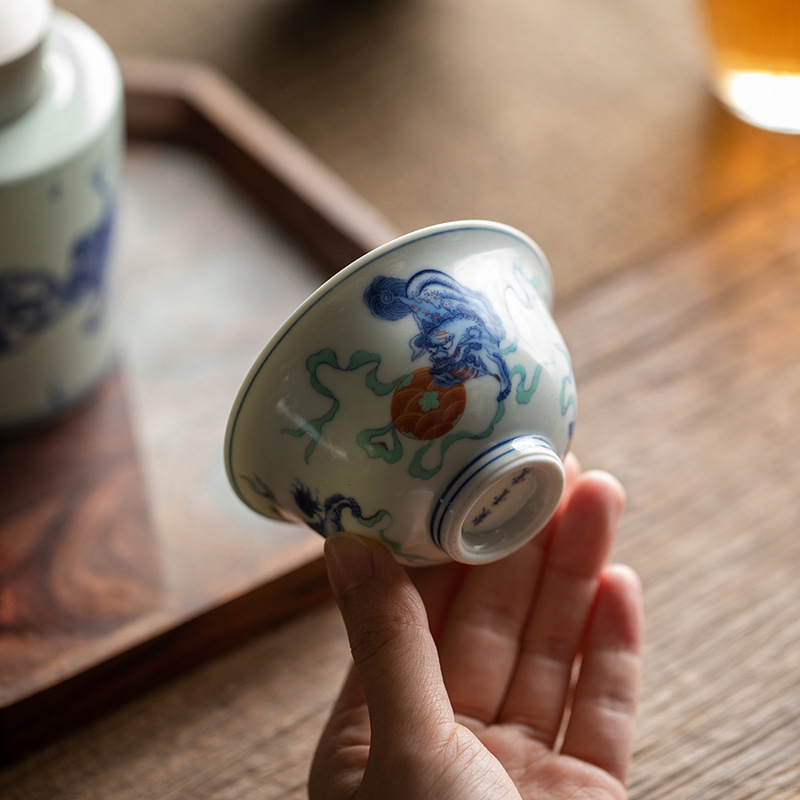 Juyi Tang Doucai albastru‑în‑alb, cu leu și hortensie, ceașcă mare de ceai, set ceramic personal