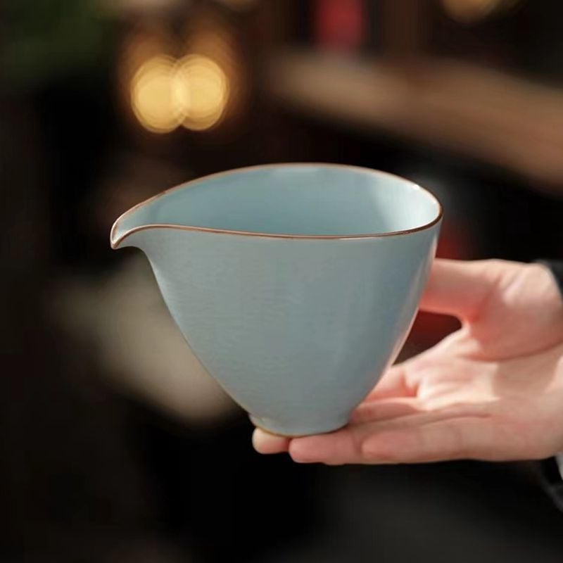 Ceașă roz din ceramică Ru Kiln pentru ceai Gongfu – design unic, înaltă calitate, destinat femeilor