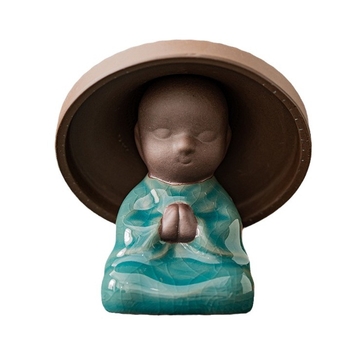 Mini monah ceramic mic, ornament filtr de ceai, decor zen pentru living