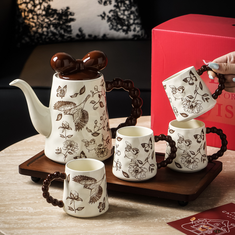 Set ceainic cu flori, cadou – ceramic, cu tavă și cești, pentru 4 persoane