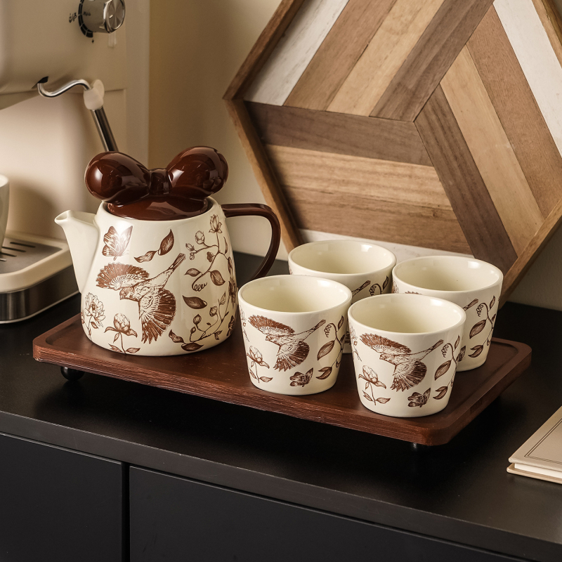 Set ceainic cu flori, cadou – ceramic, cu tavă și cești, pentru 4 persoane