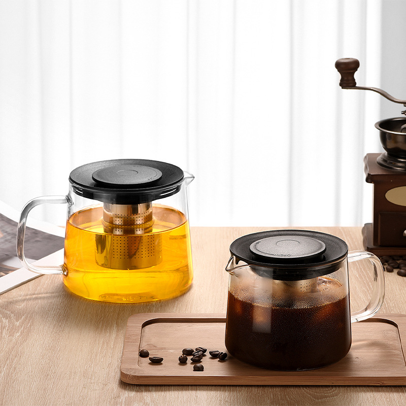 Ceainic din sticlă borosilicat de înaltă calitate, cu filtru din oțel inoxidabil, pentru infuzarea ceaiului înflorit; compatibil cu plita ceramică electrică.