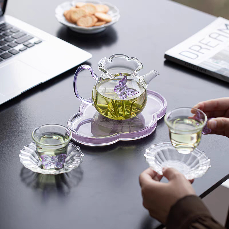 Ceainic de sticlă creativ cu Lily of the Valley și fluture la margine, sticlă borosilikată, stil drăguț