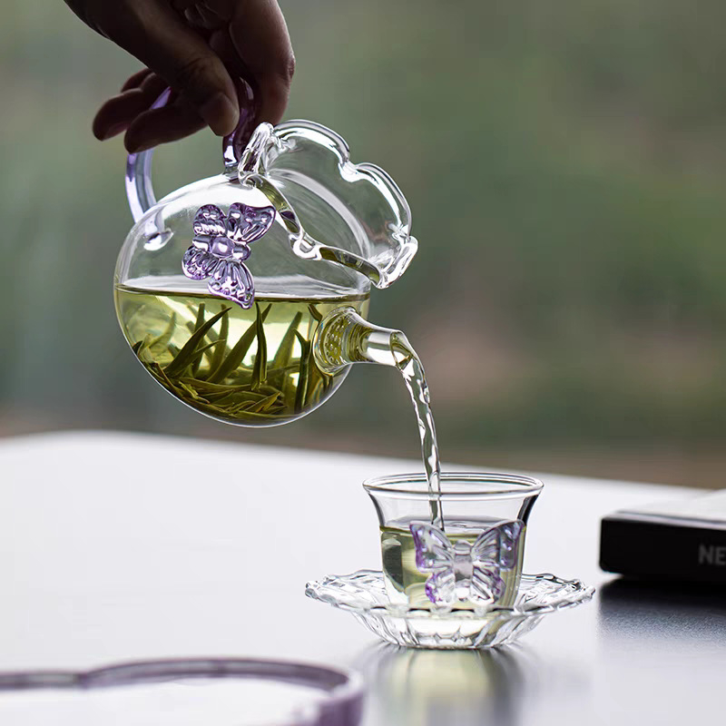 Ceainic de sticlă creativ cu Lily of the Valley și fluture la margine, sticlă borosilikată, stil drăguț