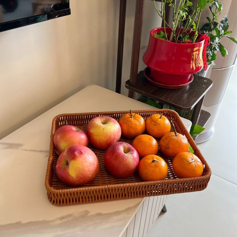 Tavă de ceai pătrată, stil japonez, și farfuriu pentru ceai – set din două piese, cu împletitură de ratan artificial