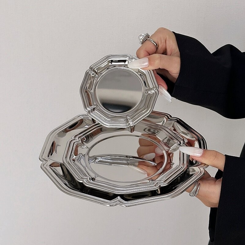 Tavă rotundă din oțel inoxidabil cu model gravat – suport decorativ pentru cești de ceai, depozitare bijuterii și gustări