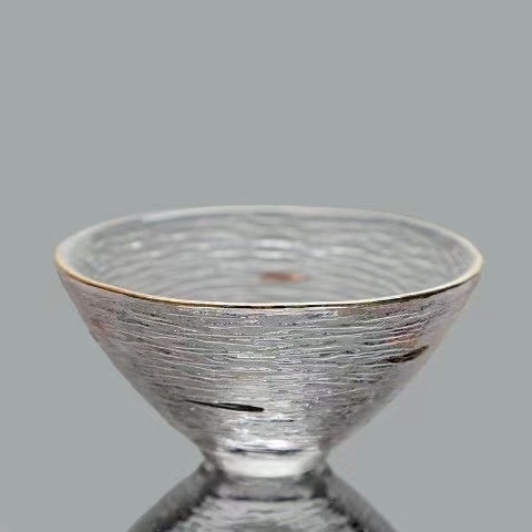 Set Gongfu din sticlă cu cești mici de degustare – transparent, rezistent la căldură, margine aurie și model ciocănit