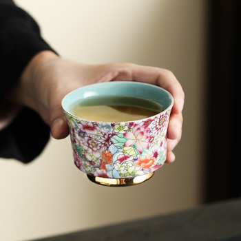 Ceșcă ceramică de ceai cu model floral emailat în aur, mare, pentru ceremonia de ceai Kung Fu, uz personal