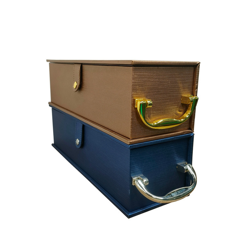 Cutie cadou din piele PU pentru două sticle de vin, cu bază MDF, accesorii pentru vin incluse