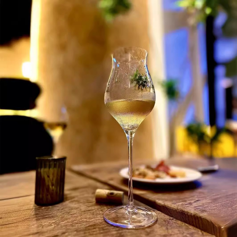 Pahar de vin în formă de lalea, cristal fără plumb — set cu pahare pentru alb, șampanie, roșu și aromă, lucrat manual