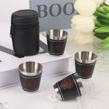 Set de patru pahare din oțel inoxidabil, cu husă cu fermoar, capacități de 30/70/170 ml, pentru camping în aer liber