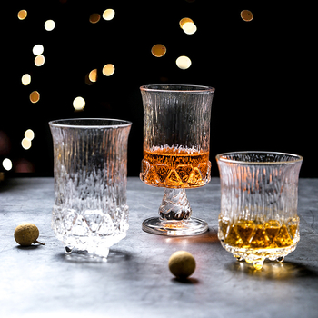 Pahar de sticlă gravat: pahar pentru whisky, pahar de vin roșu și alb, pahar pentru apă, suc și cafea — design creativ