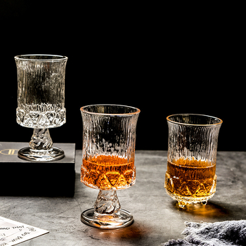 Pahar de sticlă gravat: pahar pentru whisky, pahar de vin roșu și alb, pahar pentru apă, suc și cafea — design creativ