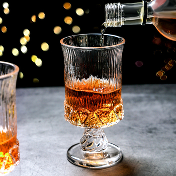 Pahar de sticlă gravat: pahar pentru whisky, pahar de vin roșu și alb, pahar pentru apă, suc și cafea — design creativ