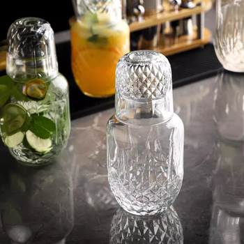 Set creativ pentru cocktailuri: cană din sticlă cu capac și pahar, sticlă pentru cold brew și carafă de suc