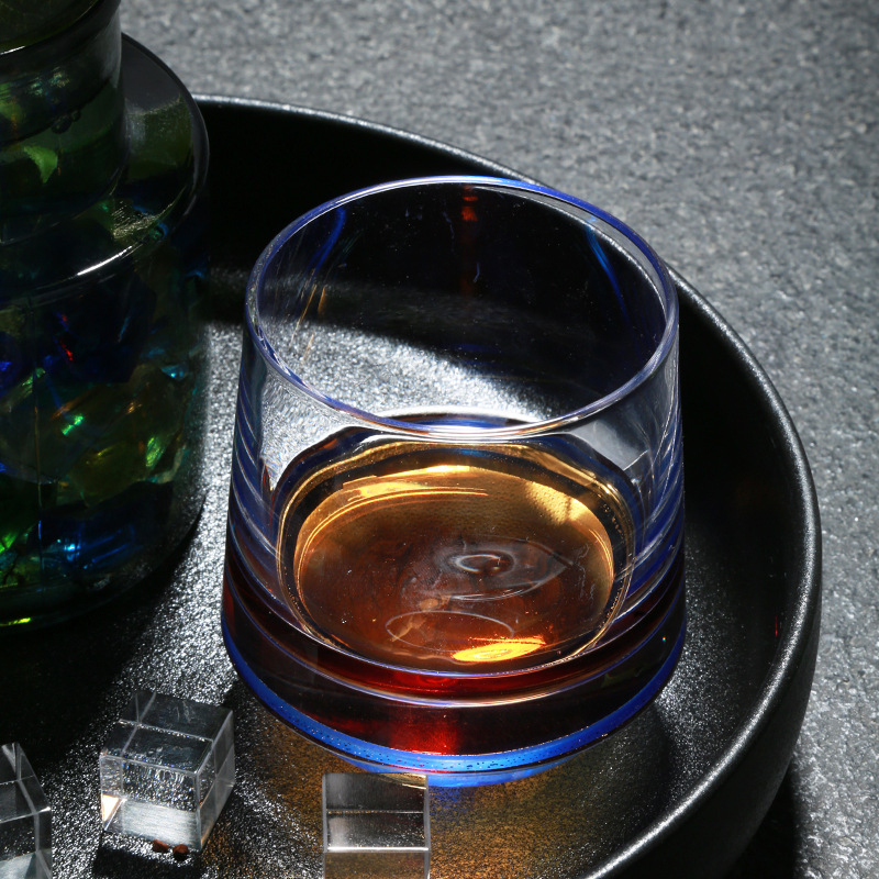 Set de trei pahare din sticlă cu rotire: pahar premium de whisky, pahar de bere elegant și pahar multifuncțional pentru cafea, vin, suc și apă.