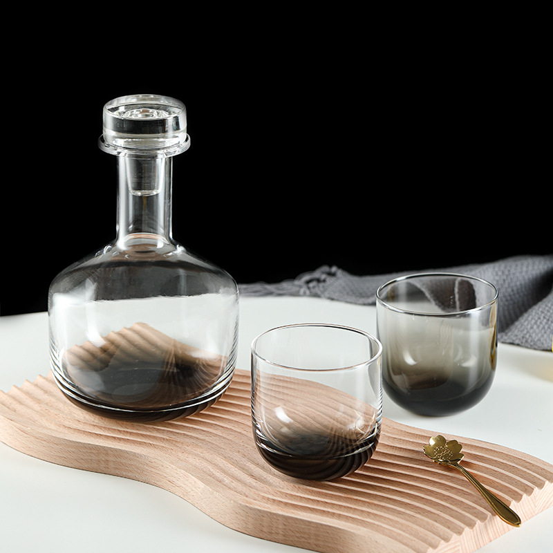 Decantor din sticlă cu placare cu cupru, formă conică, set pahare pentru vin roșu și whiskey