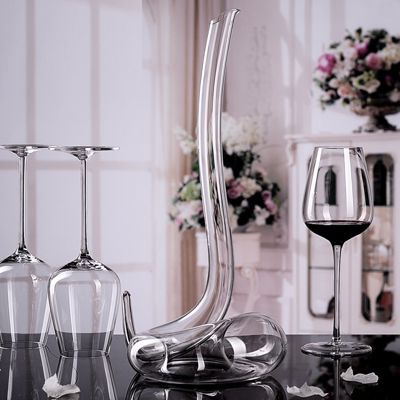 Decantor din cristal fără plumb, în formă de șarpe, suflate manual, format într-o zi
