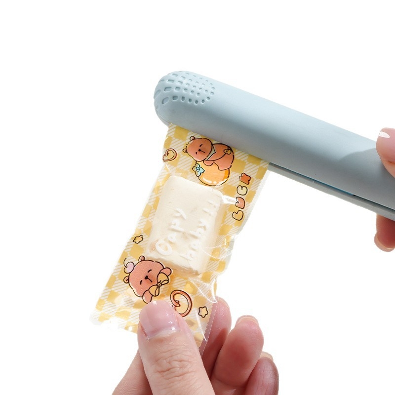 Nugat cu ursuleț desenat – ambalaj alimentar, mic ambalaj, sigilare cu mașină
