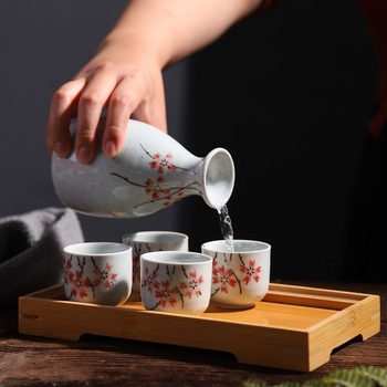 Set japonez din ceramică pentru vin, cu pahare și oală de vin și divizor de turnare, stil antic, culoare sub glazură