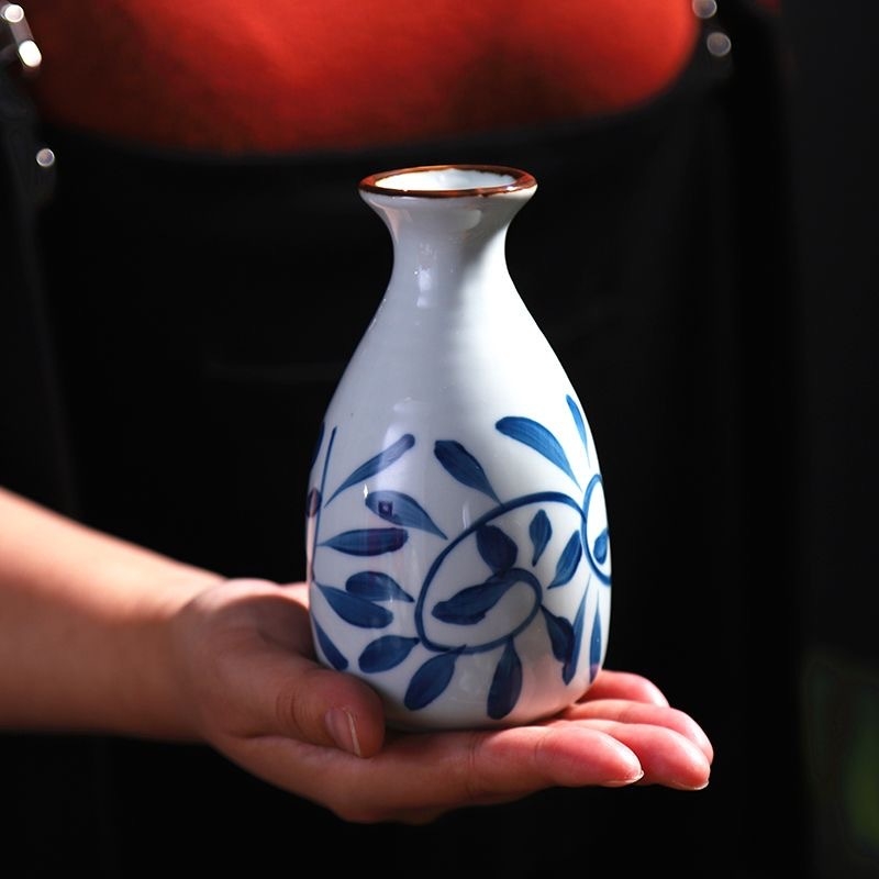 Set japonez din ceramică pentru vin, cu pahare și oală de vin și divizor de turnare, stil antic, culoare sub glazură