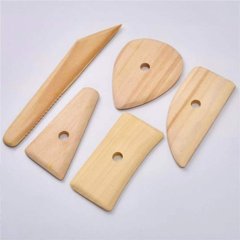Set de instrumente pentru sculptat în lut cu cuțite de sculptat și lut polimeric moale