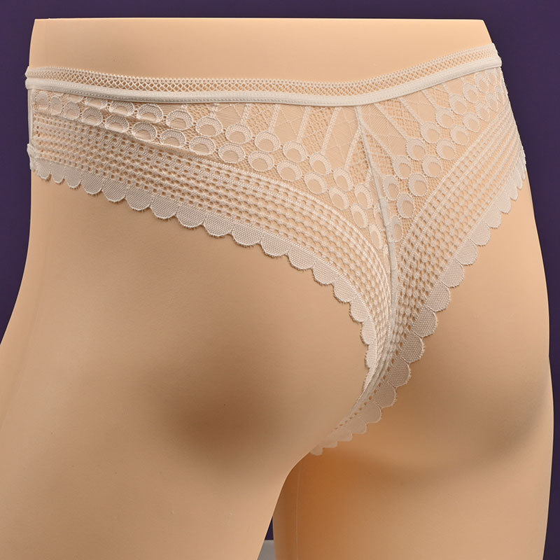 Férfiaknak plusz méret, fényes csipkés Ice Silk alsó, légáteresztő, hátul paún csipkével