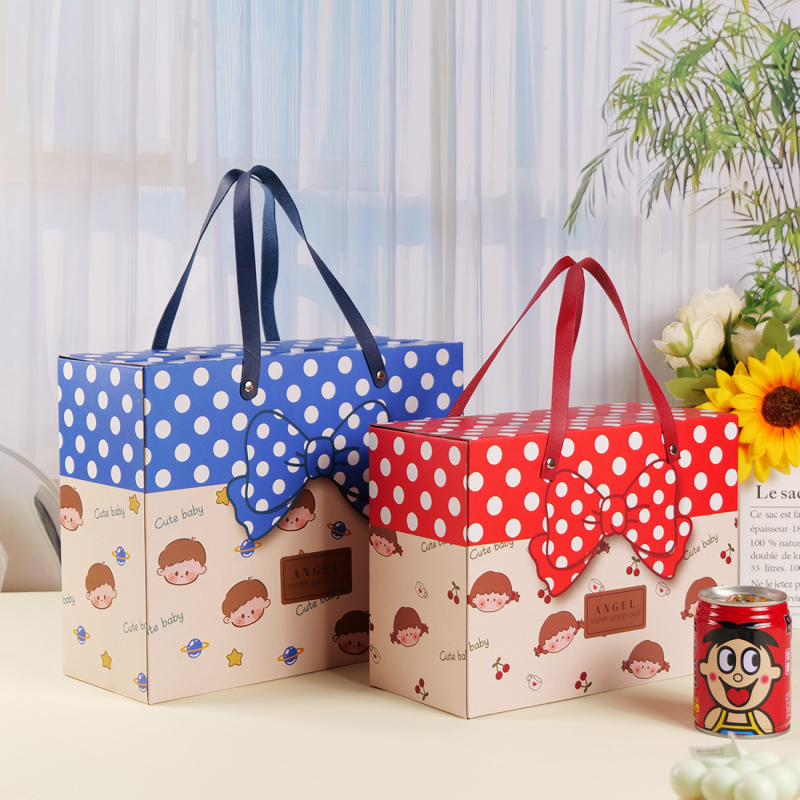 Cutie cadou drăguță cu design animat pentru sărbătorirea lunii de viață a bebelușului — cutie cu bomboane‑ouă, pungă cadou, en gros