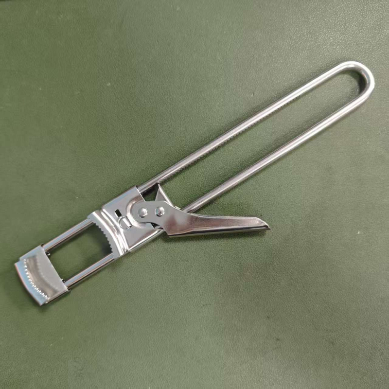Deschizător multifuncțional rotativ pentru sticle și conserve, cu mâner antiderapant reglabil