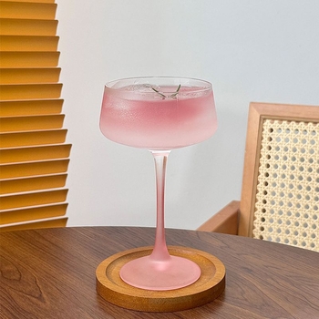 Pahar martini roz, stil franțuzesc, pentru uz casnic