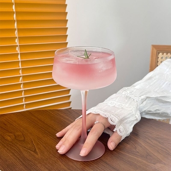 Pahar martini roz, stil franțuzesc, pentru uz casnic