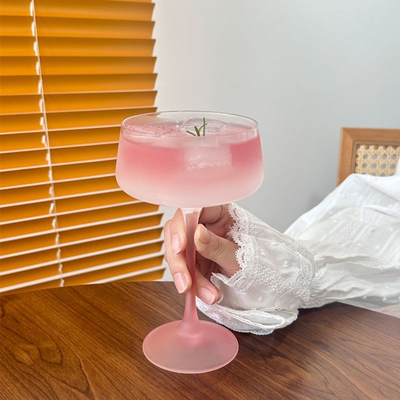 Pahar martini roz, stil franțuzesc, pentru uz casnic