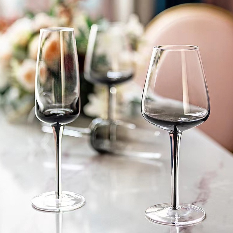 Pahar de vin roșu din sticlă cristal, design minimalist modern, capacitate 401–500 ml.