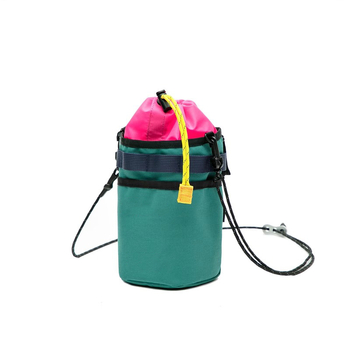 Suport din pânză pentru sticlă de bicicletă, cu curea crossbody și logo personalizabil; husă pentru termos.