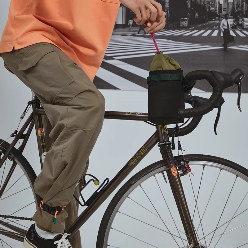 Suport din pânză pentru sticlă de bicicletă, cu curea crossbody și logo personalizabil; husă pentru termos.