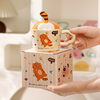 Ceașcă ceramică cu pisicuță și capac – design drăguț, cadou pentru casă și cafea