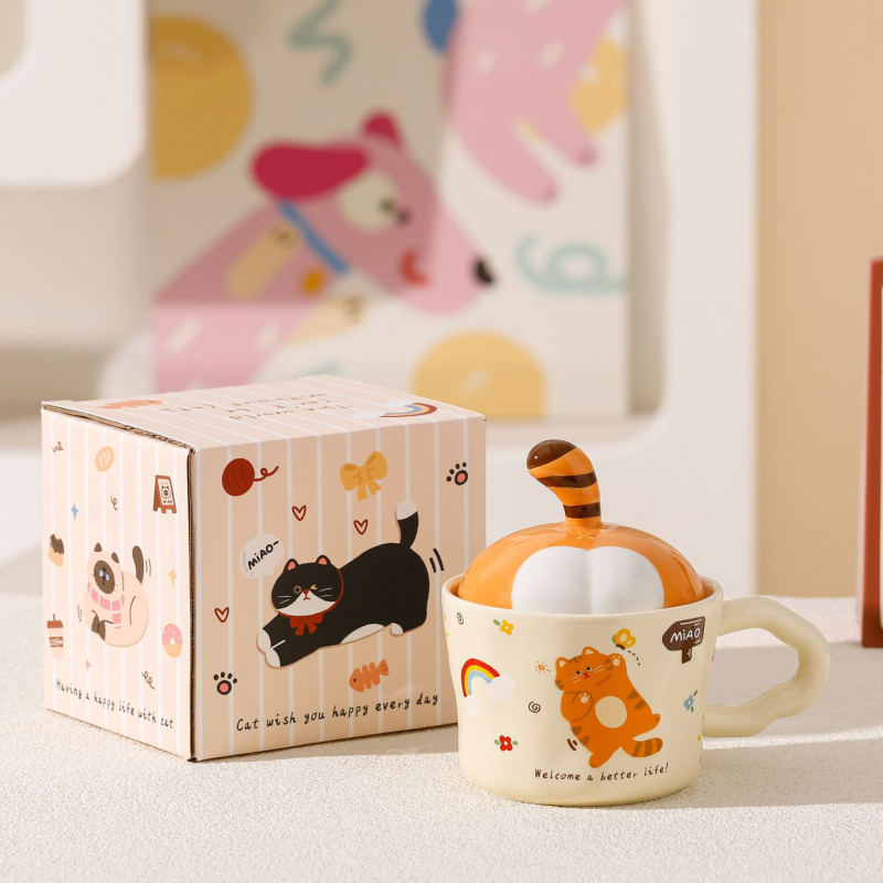 Ceașcă ceramică cu pisicuță și capac – design drăguț, cadou pentru casă și cafea