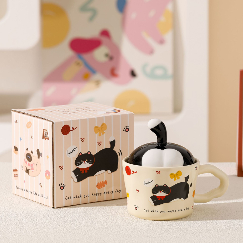 Ceașcă ceramică cu pisicuță și capac – design drăguț, cadou pentru casă și cafea