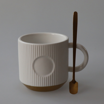Ceașcă ceramică pentru cafea, verde închis, cu dungi verticale și emblemă din cupru a zeiței