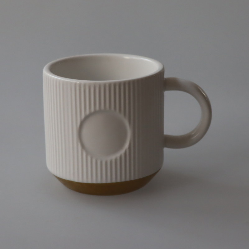Ceașcă ceramică pentru cafea, verde închis, cu dungi verticale și emblemă din cupru a zeiței