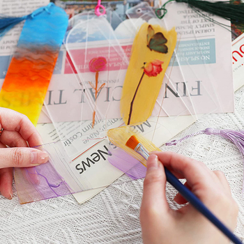 Semn de carte din acril – gol, transparent, cu ciucuri – DIY, lucrat manual, pictat, personalizat