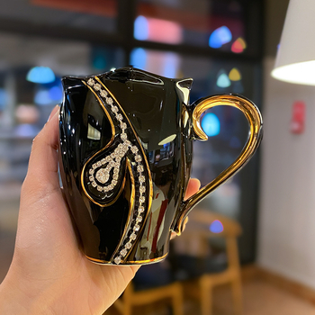 Ceașcă ceramică europeană, lux ușor, pictură manuală cu detalii aurii, pereche de căni cu lanț din diamante într-un set cadou, cadou de afaceri