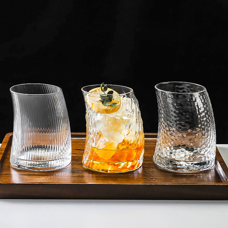 Pahar din sticlă cu model ciocan în formă de semilună, design modern minimalist pentru latte, cafea, sucuri și apă