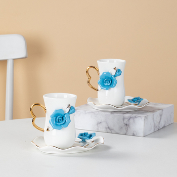 Ceasca ceramica roză pentru cafea cu farfurie