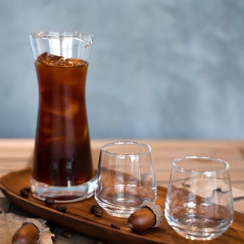 Set de cafea pour-over în stil japonez cu cafea de origine unică, latte, ceașcă de sticlă mică, transparentă și rezistentă la căldură, cană pentru servire comună