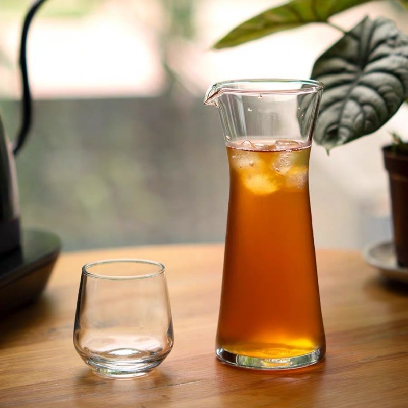 Set de cafea pour-over în stil japonez cu cafea de origine unică, latte, ceașcă de sticlă mică, transparentă și rezistentă la căldură, cană pentru servire comună